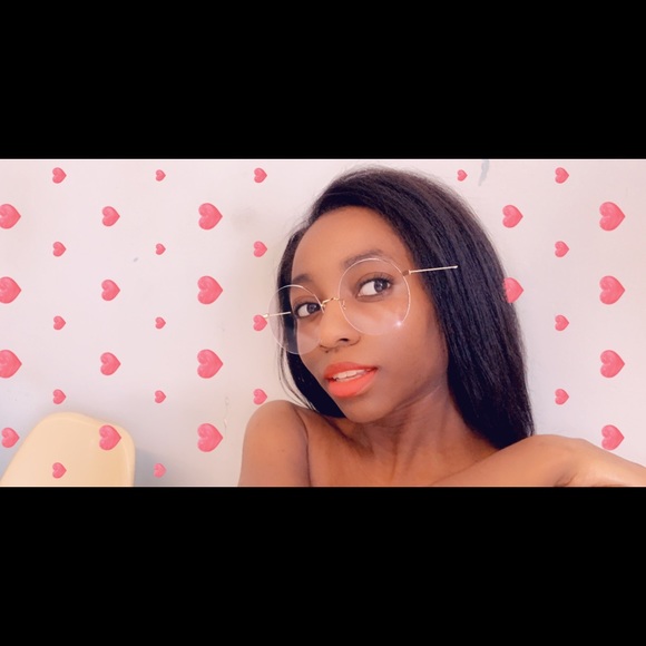 Meet your Posher, Alissa - Picture 1 of 1